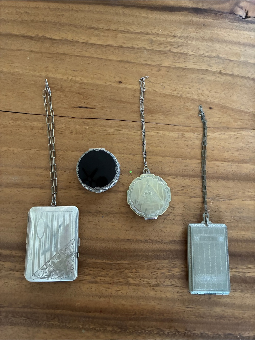 Set Of Four Vintage Silver-Tone Compacts 1920/30